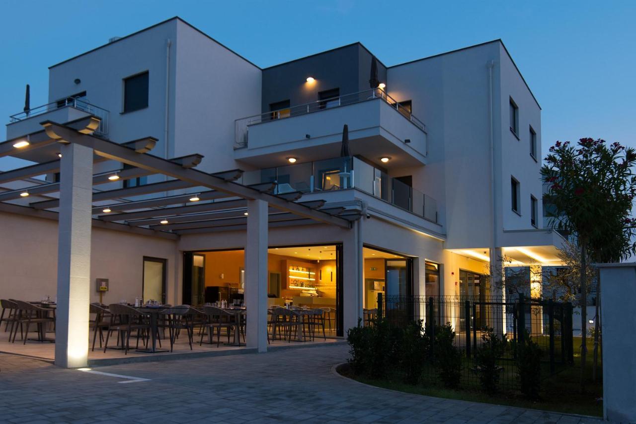 Aparthotel Punta Blu - Pool & Spa Premantura Ngoại thất bức ảnh