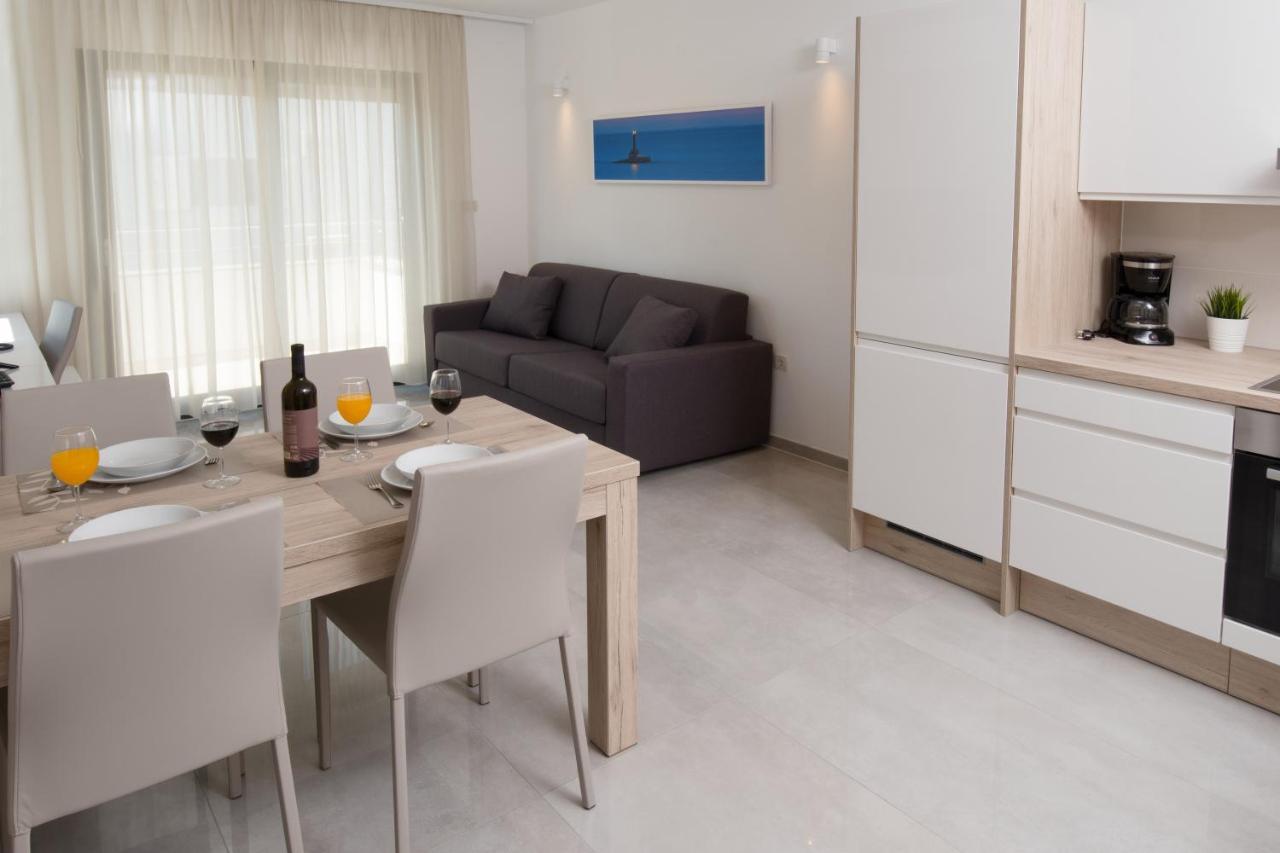 Aparthotel Punta Blu - Pool & Spa Premantura Ngoại thất bức ảnh