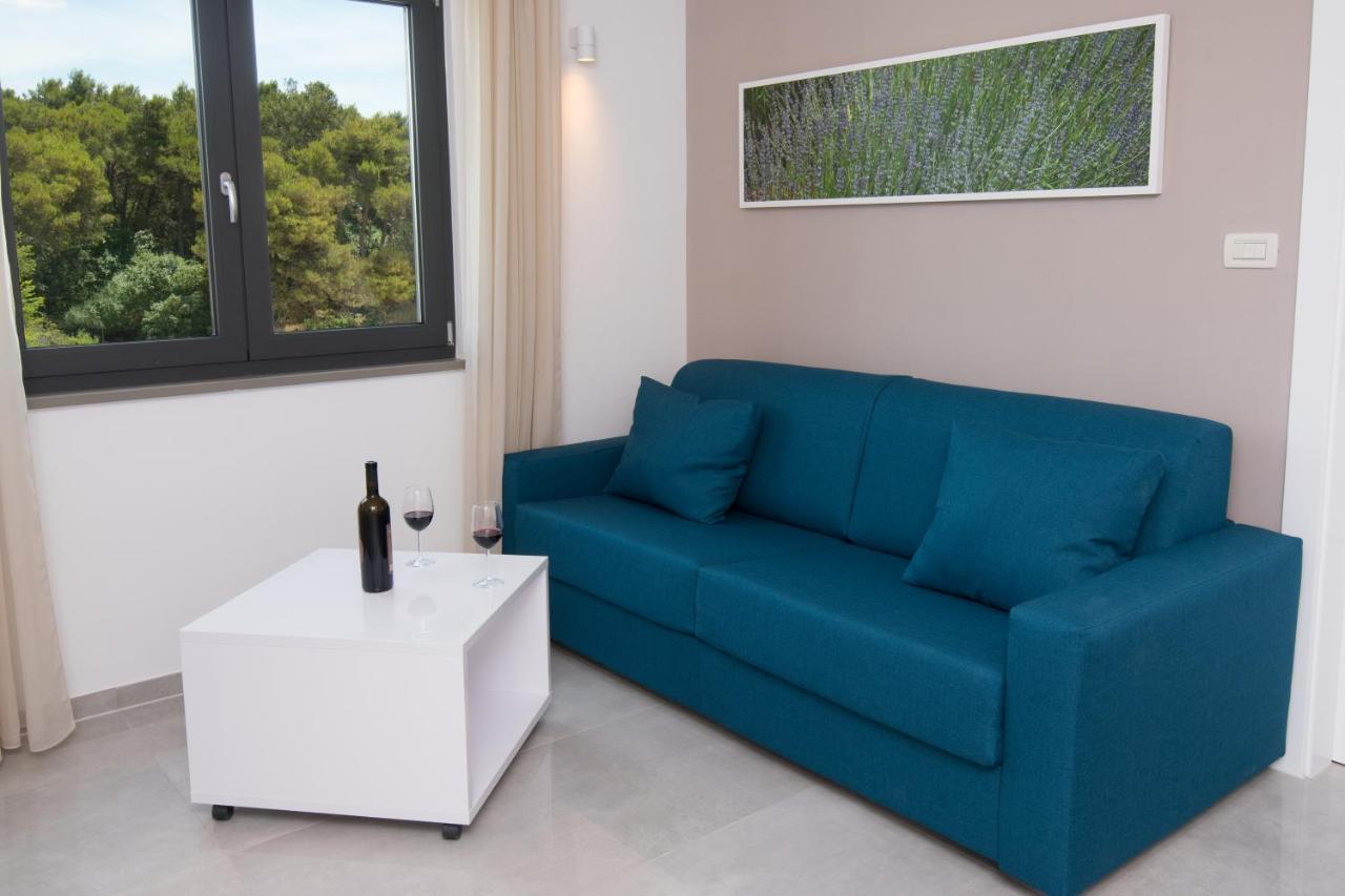 Aparthotel Punta Blu - Pool & Spa Premantura Ngoại thất bức ảnh