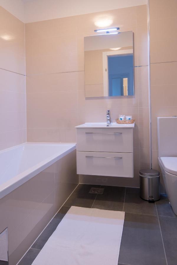 Aparthotel Punta Blu - Pool & Spa Premantura Ngoại thất bức ảnh