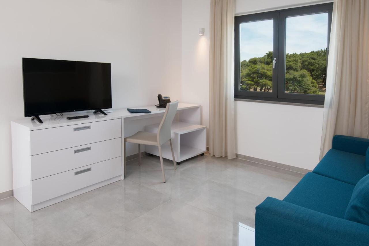 Aparthotel Punta Blu - Pool & Spa Premantura Ngoại thất bức ảnh