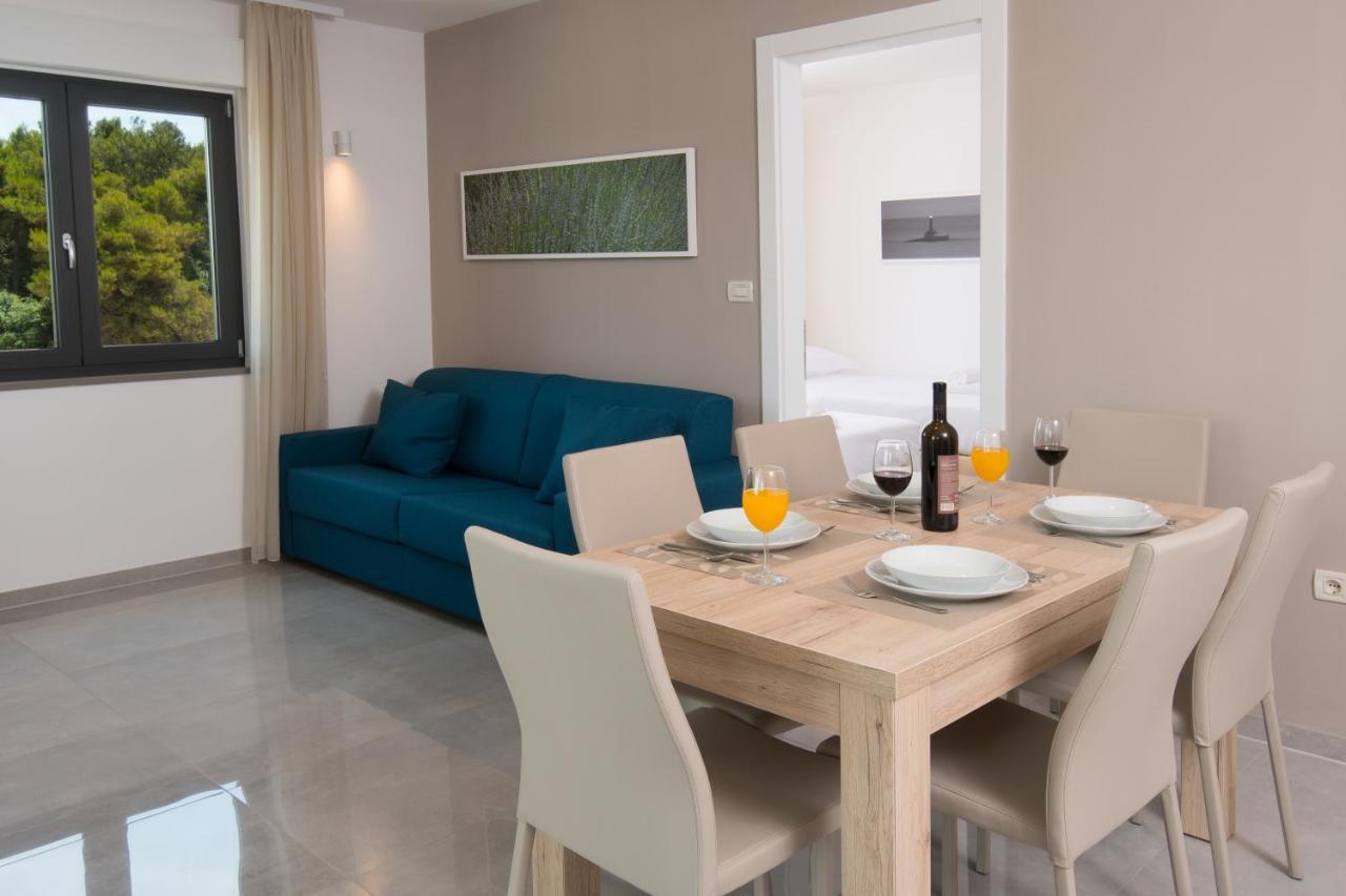 Aparthotel Punta Blu - Pool & Spa Premantura Ngoại thất bức ảnh