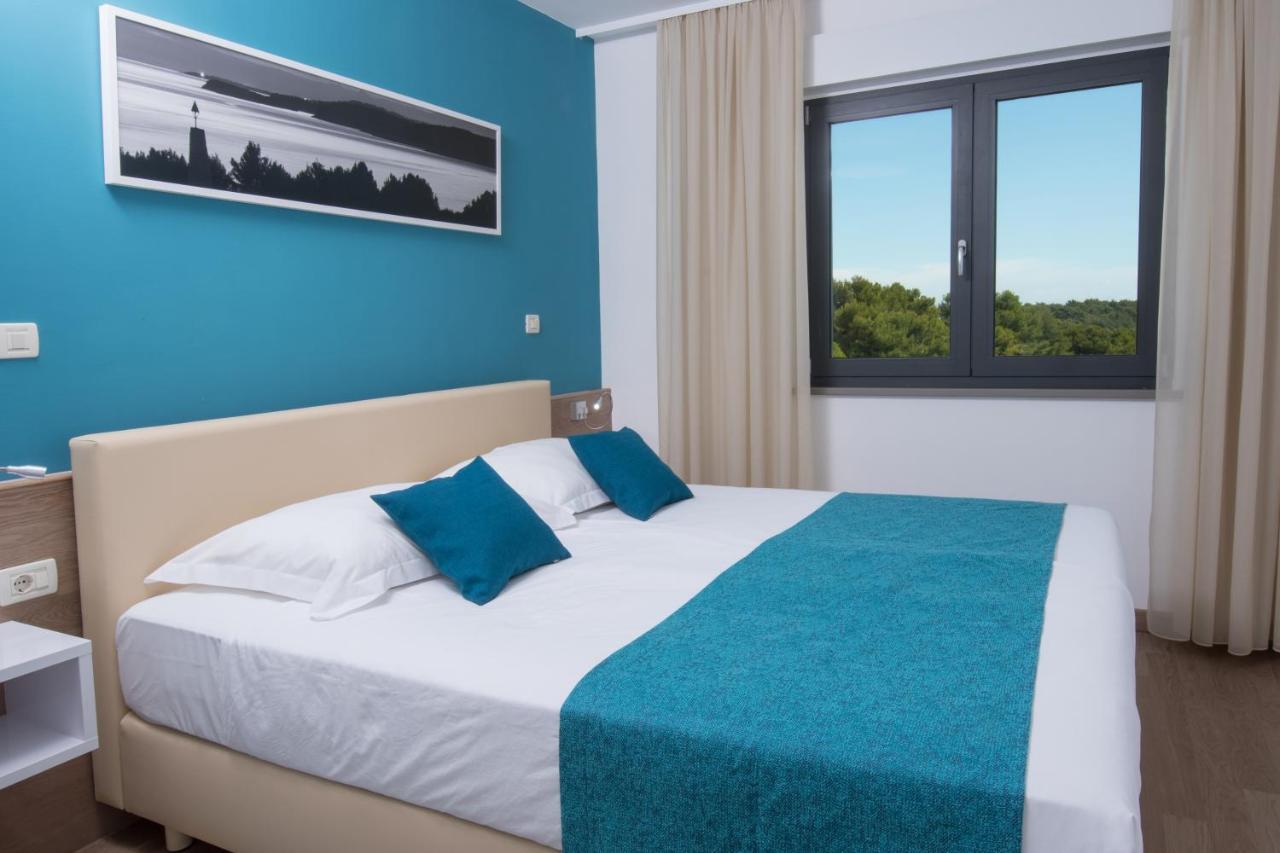 Aparthotel Punta Blu - Pool & Spa Premantura Ngoại thất bức ảnh